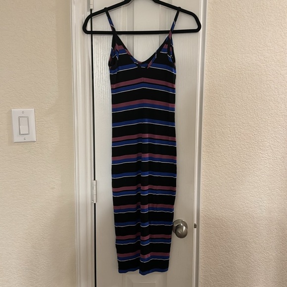 Express Midi Dress - Picture 2 of 3